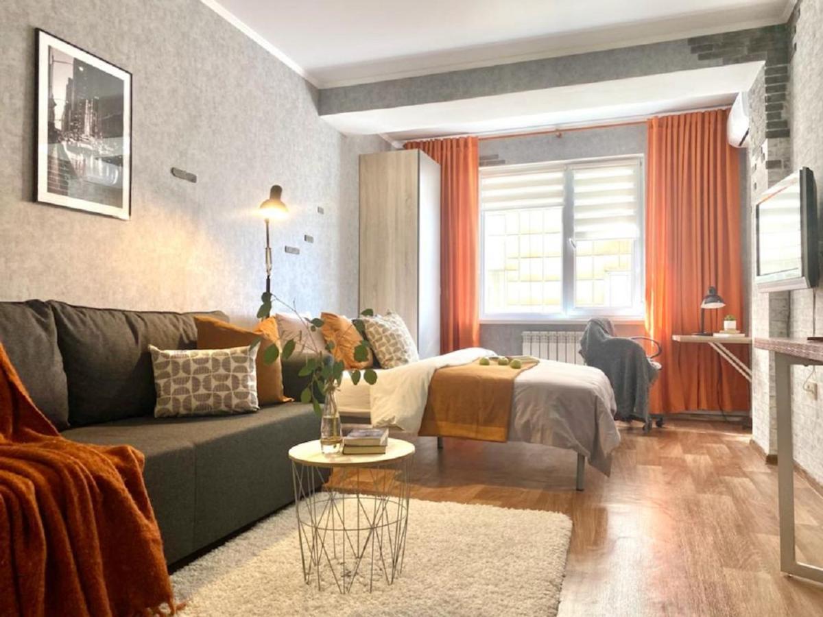 Студия New York В Самом Центре Города Apartment Almaty Luaran gambar
